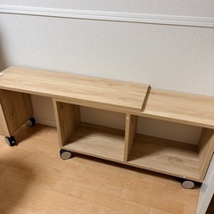 ローボード　ヘッドボード　キャスター付きですくデスク　の画像