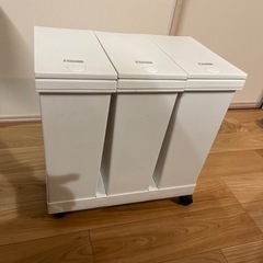 分別ゴミ箱の画像