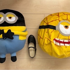 ミニオンズ　大きなぬいぐるみ＆クッションの画像