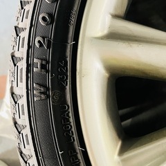 スタッドレスタイヤホイールセットの画像