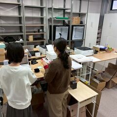 【14:00まで勤務】海外向けネットショップの発送・カスタマーサービススタッフ（週4日・扶養内勤務）の画像