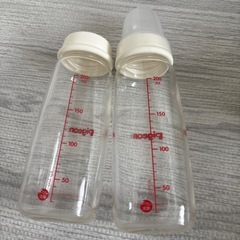哺乳瓶、消毒容器の画像