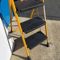 （1028u1）トレー付脚立　3段　JFNT8221-3PY 一宮市　引取歓迎の画像