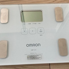 【美品】OMRON 体重計の画像