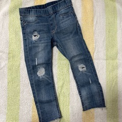 シャツ、デニム
パンツの画像