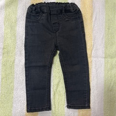 シャツ、デニム
パンツの画像