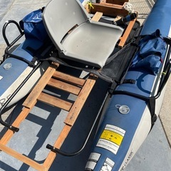 ポンツーンボートの画像