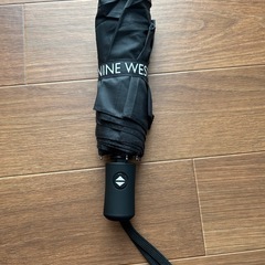 【新品　未使用】NINE WEST ナインウエスト　折りたたみ傘の画像