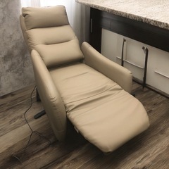 極美品✨直接引き取り歓迎 ニトリ NITORI 電動リクライニングパーソナルチェア LE01-3 4モーター リクライニングチェア 本革の画像