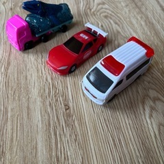 トミカもあり！ミニカー、ぬいぐるみ、フィギュアの画像