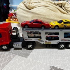 カーキャリア　オモチャの画像