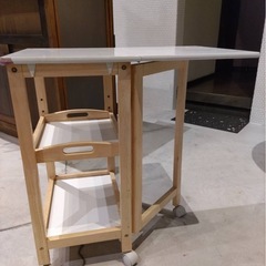 折りたたみ棚の画像