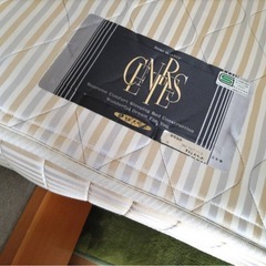 ベッド、マットレスの画像