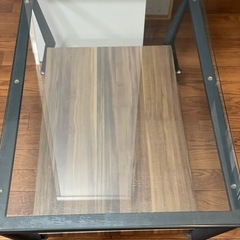 ガラステーブルの画像