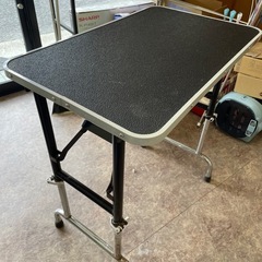 中型犬、小型犬用トリミングテーブルの画像