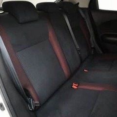 近代のコンパクトSUVの先駆け！？黒内装ベースに随所に施されたアクセントカラーがカッコイイ！！！ジューク（JUKE）が入荷♪の画像