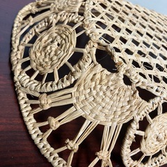 植物を編んだカゴ 小物入れ バスケットの画像