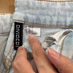 (お引き渡しの方が決まりました) ジーンズ等、セーター1枚の画像