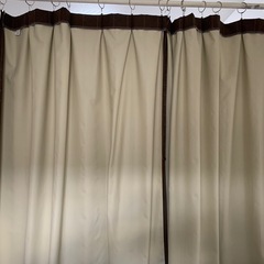 【美品】一級遮光カーテン　二枚組　　の画像