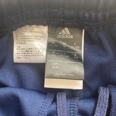 【adidas】ハーフパンツ 150の画像