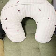 ⭐︎美品⭐︎プティマイン　授乳クッション　700円の画像