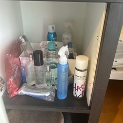 IKEAのシェルフ棚2つの画像