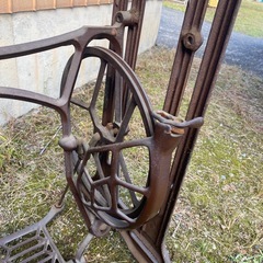 足踏みミシン台足　アイアン　アンティークの画像