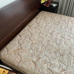 【急募】ダブルベッド＆マットレスの画像