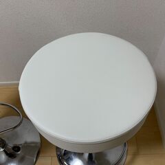 11/9週優先！昇降式 カウンターチェア 2脚セット ¥5,000 （1脚 ¥3,000)の画像