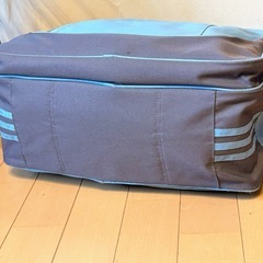 部活動やジムに最適！軽い！adidasスポーツショルダーバッグの画像