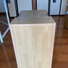 ワゴン式木製キャビネットの画像