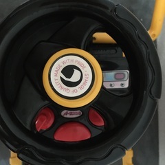 乗れるショベルカーの画像