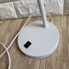 デスクライト　テーブルライト　ニトリの画像