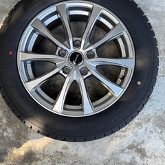 スタッドレスタイヤの画像