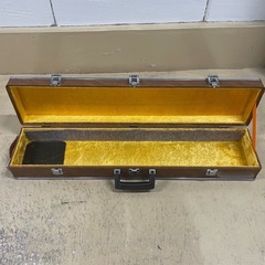 和楽器 琴（箏） チューナー付き ケース入り 通電未確認 現状渡し ネーム入りの画像