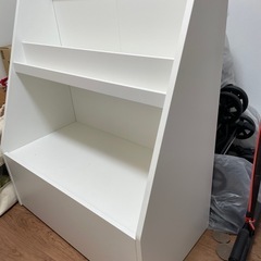 絵本棚　ラックの画像
