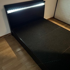 収納付き　セミダブルベッドのフレームの画像