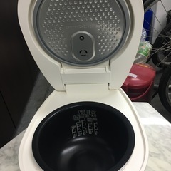 炊飯器の画像