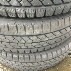ハイエース　キャラバン　ブリヂストンスタッドレスタイヤVL1の画像
