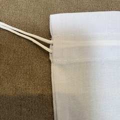 刺繍花柄のホワイト巾着袋　海外　ハンドメイドの画像