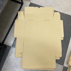 段ボール／箱／ラッピングボックスの画像