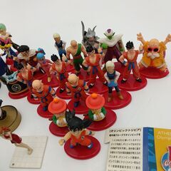 ペットボトルキャップ 等　コレクション品　まとめ売り　ピンバッジ　ワンピース　ドラゴンボール　ウルトラマン　遊戯王の画像