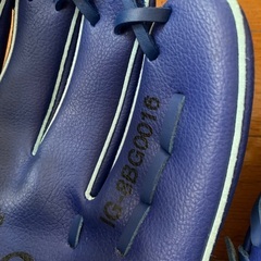 野球グローブ2個の画像