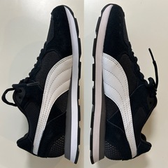 未使用プーマPUMAメンズスニーカーブラック黒色系男性用紳士靴カジュアルシューズランニングシューズウォーキングシューズ26センチの画像