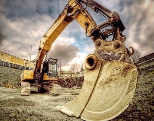 重機オペレーター、リフト運転などさせて頂きます！