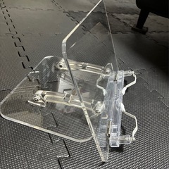 アクリルブックスタンドの画像