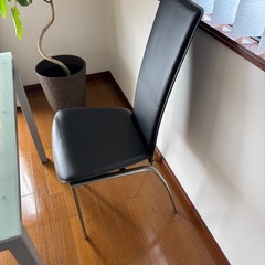 ボーコンセプトの
ダイニングテーブル用椅子です。の画像