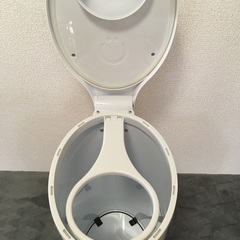 おむつペール　(臭いが漏れの少ないオムツ用ゴミ箱)の画像