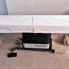 ベルモント社製　油圧式電動昇降ベッドの画像