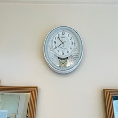 セイコークロック(Seiko Clock) 掛け時計 メロディ時計 電波 アナログ トリプルセレクション メロディ 飾り振り子 白 パール AM258W　の画像